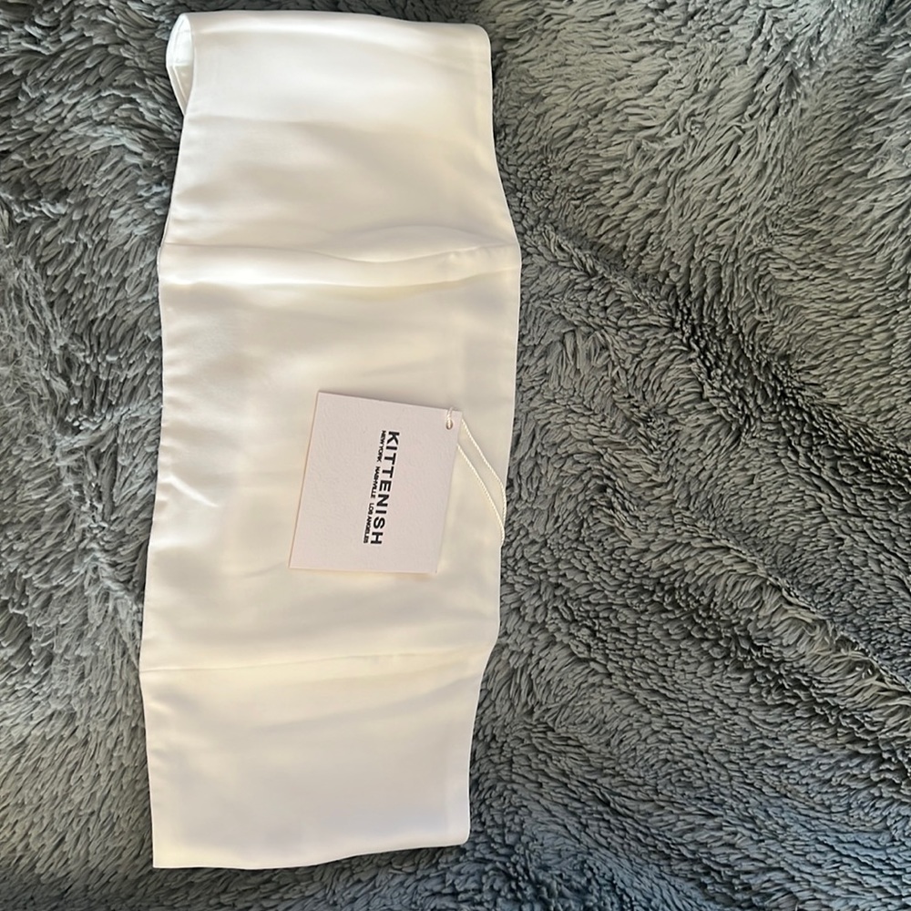Kittenish white corset tube top